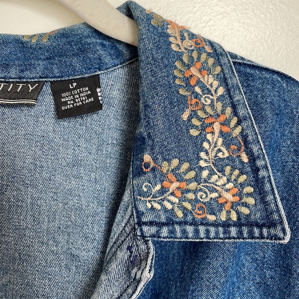 Vintage Demin Shacket - Picture 2 of 3